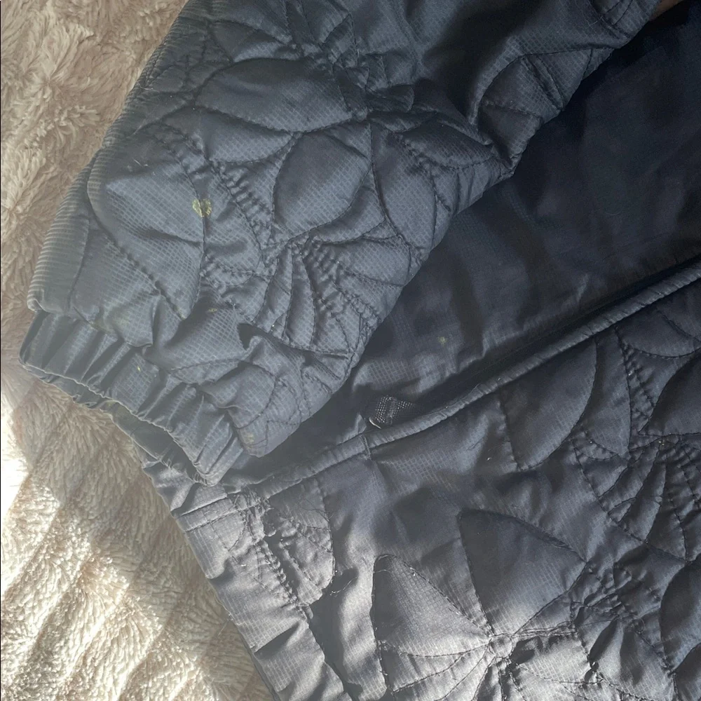 The North Face Women's Black Quilted Snow Jacket - Picture 6 of 7